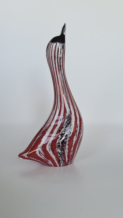 Plymouth Glass Gallery Glass Duck brick red single looking up